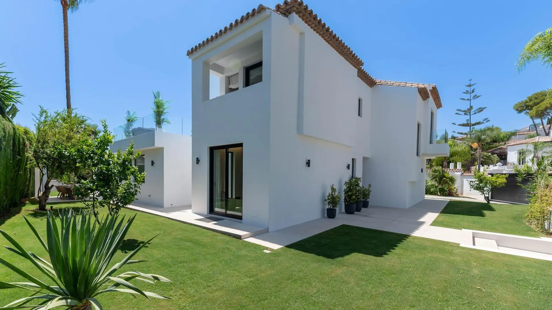 Vacation Marbella I Villa Miraluna, Private Gated Community, Walkable To Golf Courses, Private Pool, Refurbished In 2024 0*,