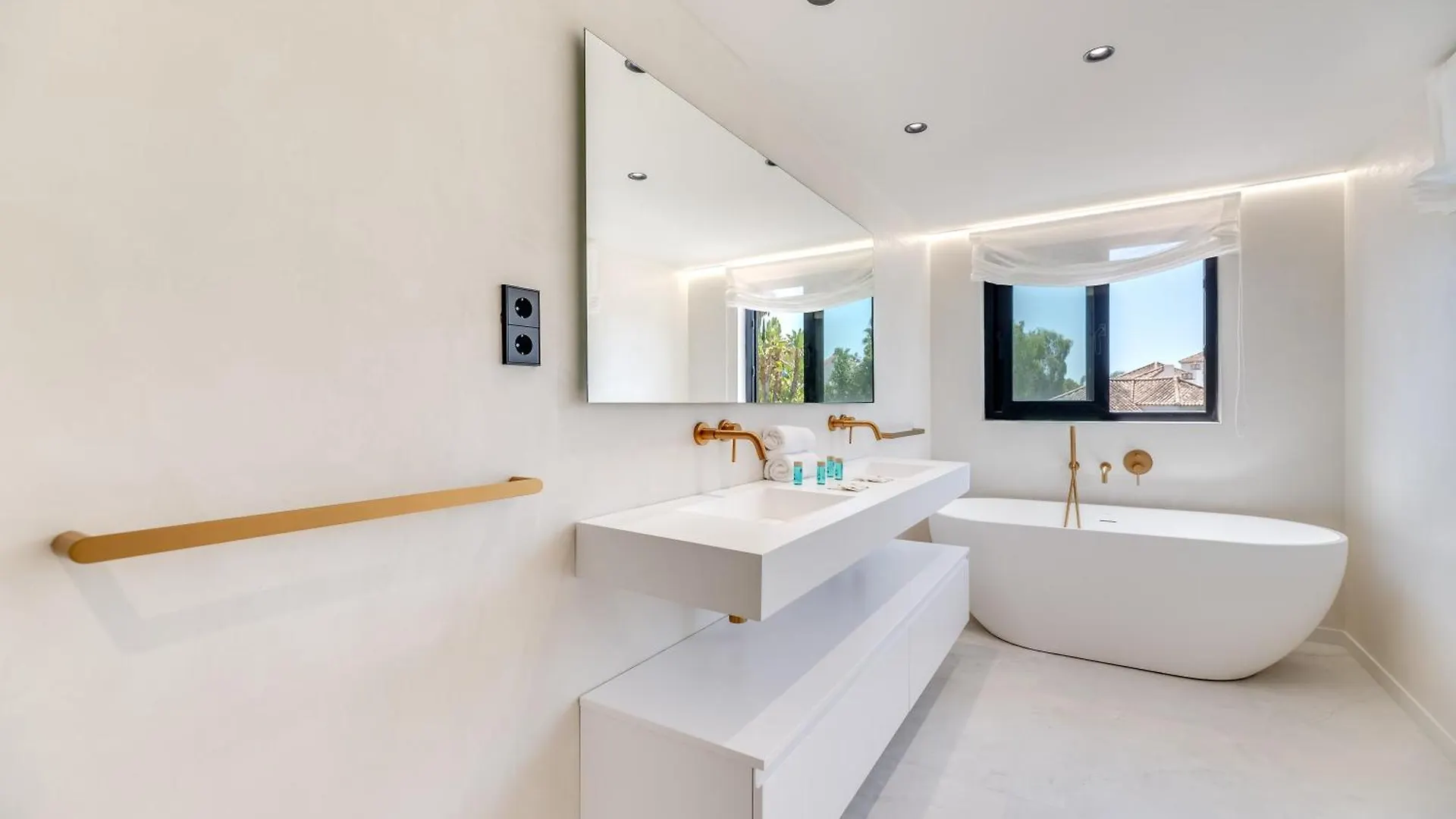 Vacation Marbella I Villa Miraluna, Private Gated Community, Walkable To Golf Courses, Private Pool, Refurbished In 2024